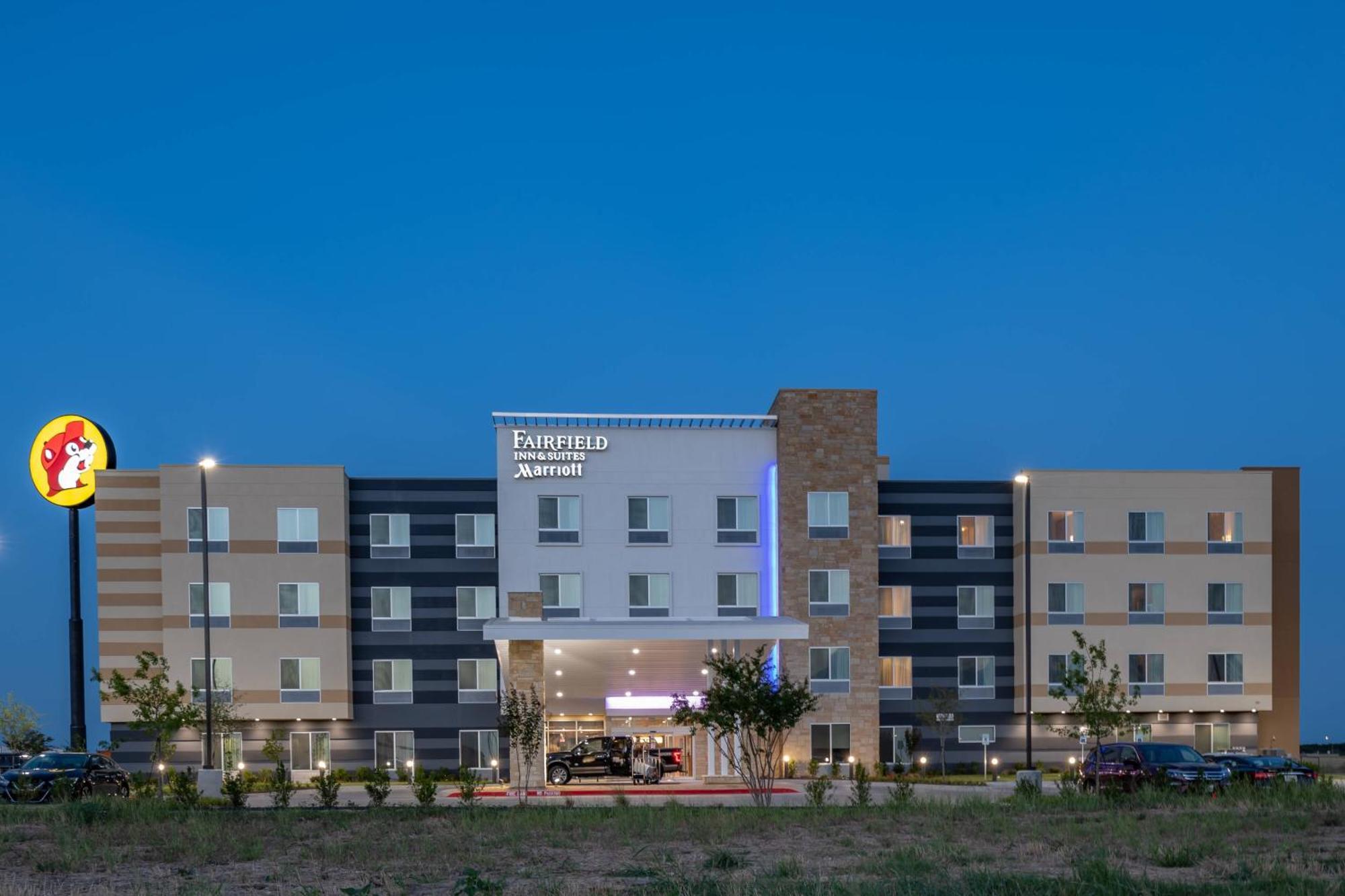 Fairfield Inn & Suites By Marriott Теръл Екстериор снимка